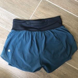 Lululemon Hotty Hot Naked Shorts 2.5”